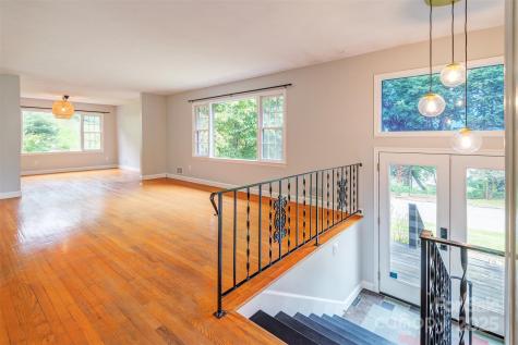 16 Beechwood Road Asheville NC 28805