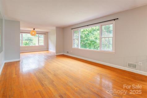 16 Beechwood Road Asheville NC 28805