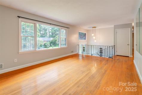 16 Beechwood Road Asheville NC 28805