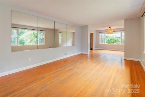 16 Beechwood Road Asheville NC 28805