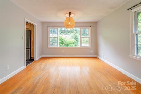 16 Beechwood Road Asheville NC 28805