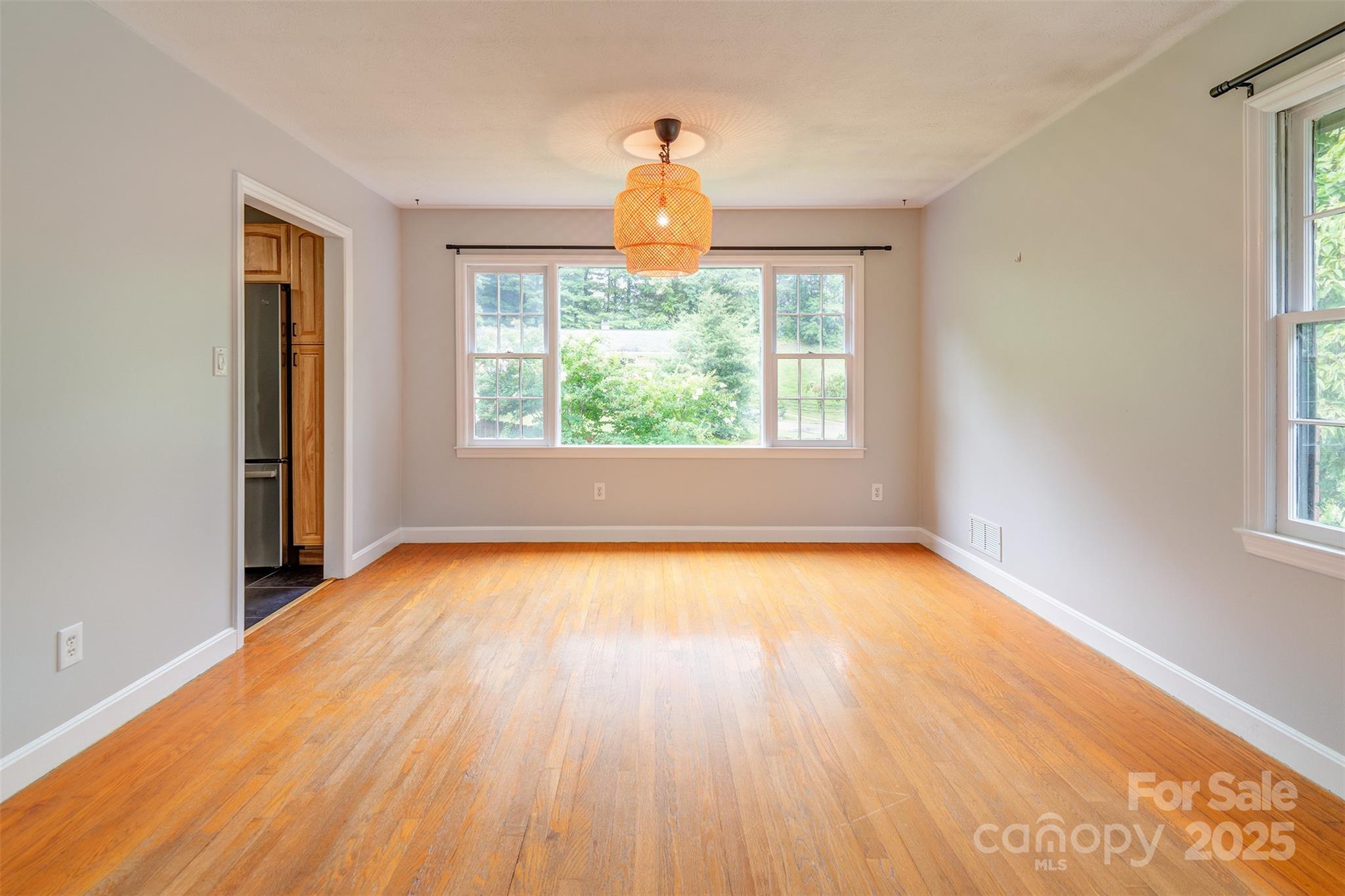 16 Beechwood Road Asheville NC 28805