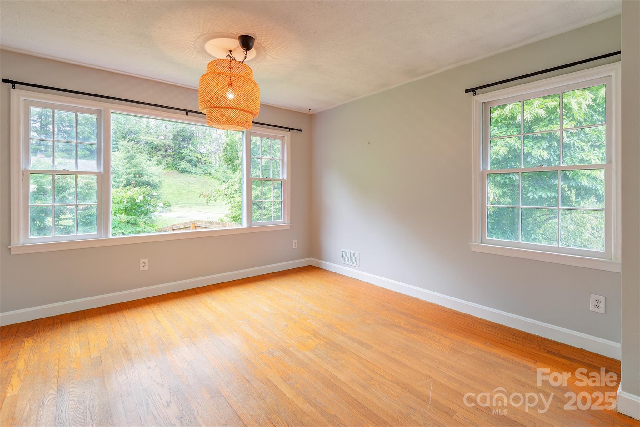 16 Beechwood Road Asheville NC 28805