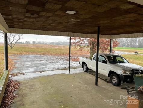 526 W Houstonville Road W Hamptonville NC 27020