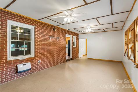 5325 Us 70 Highway W Marion NC 28752