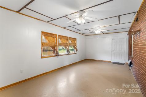 5325 Us 70 Highway W Marion NC 28752