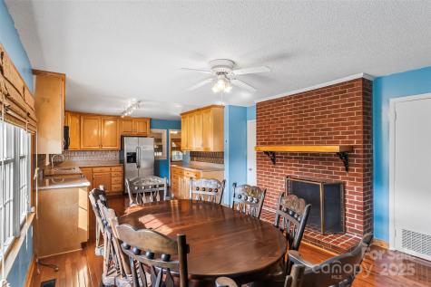 5325 Us 70 Highway W Marion NC 28752