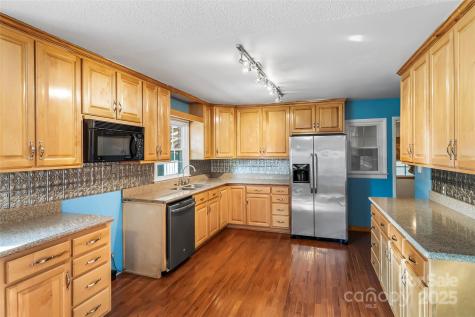 5325 Us 70 Highway W Marion NC 28752