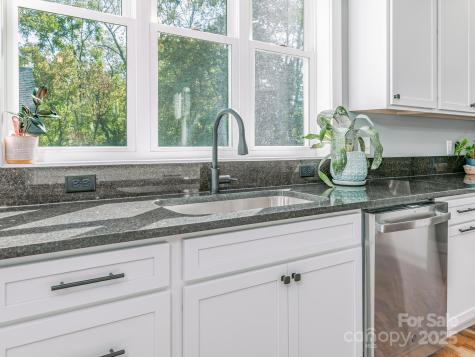 63 Vandalia Avenue Asheville NC 28806