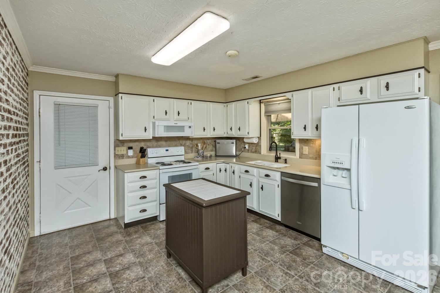 29 S Greenwood Forest Drive Etowah NC 28729