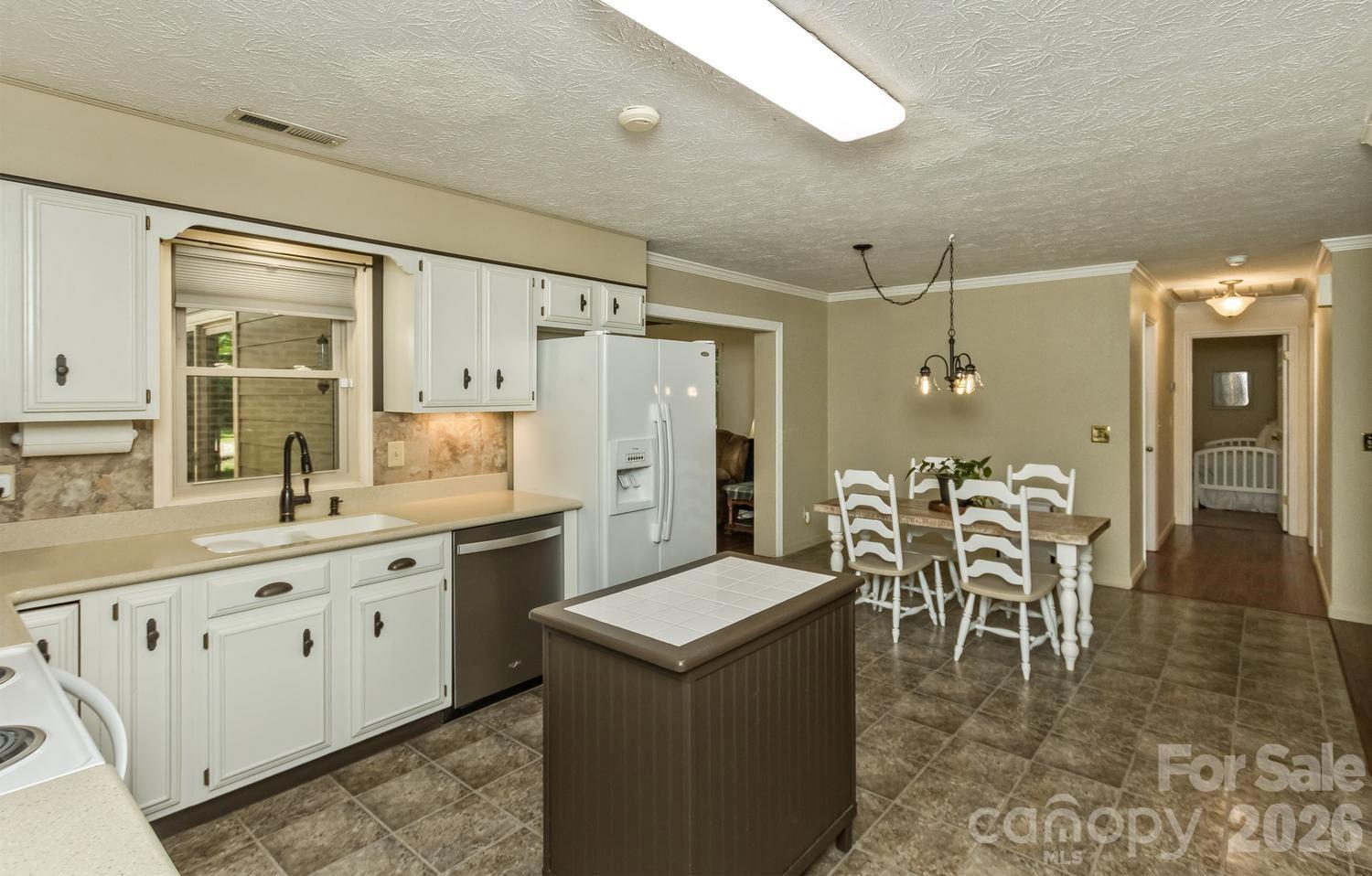 29 S Greenwood Forest Drive Etowah NC 28729