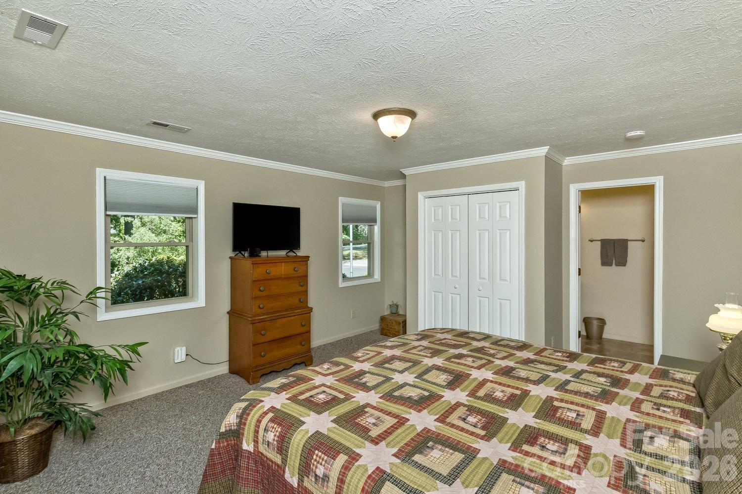 29 S Greenwood Forest Drive Etowah NC 28729
