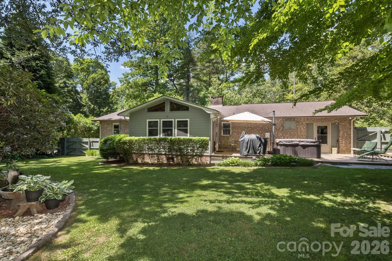 29 S Greenwood Forest Drive Etowah NC 28729