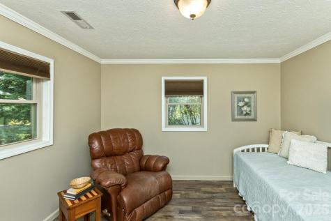29 S Greenwood Forest Drive Etowah NC 28729