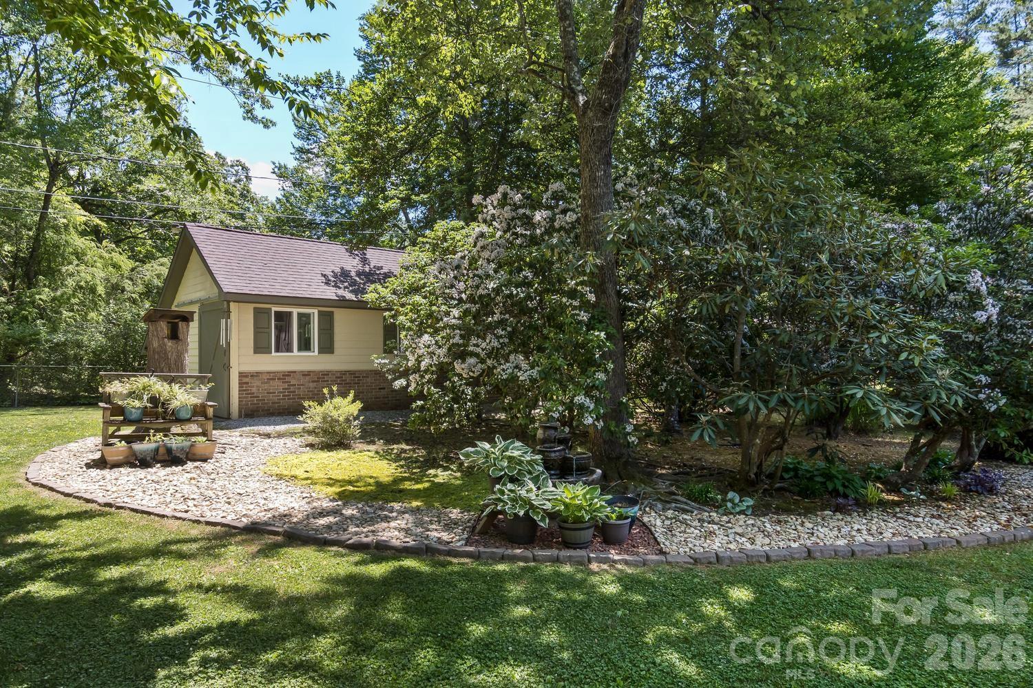 29 S Greenwood Forest Drive Etowah NC 28729