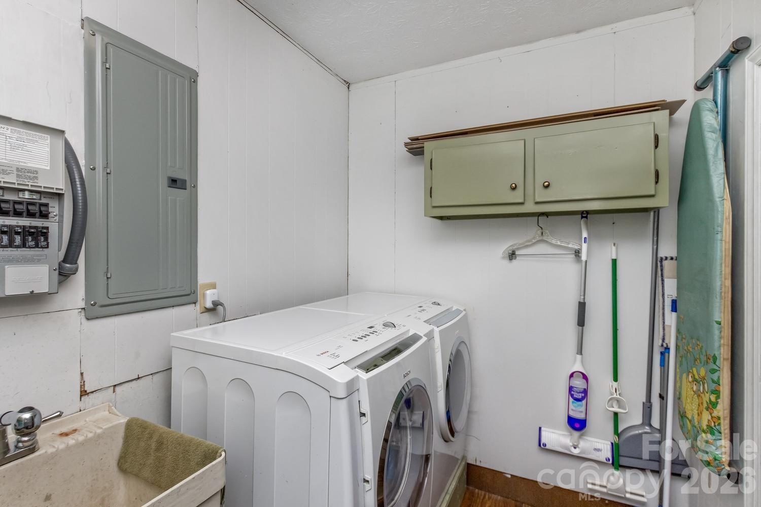 29 S Greenwood Forest Drive Etowah NC 28729