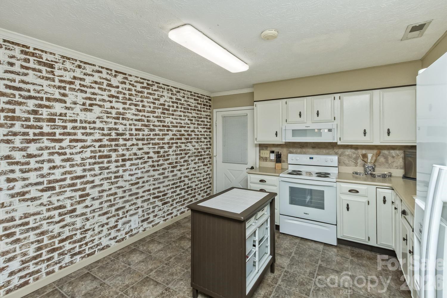 29 S Greenwood Forest Drive Etowah NC 28729