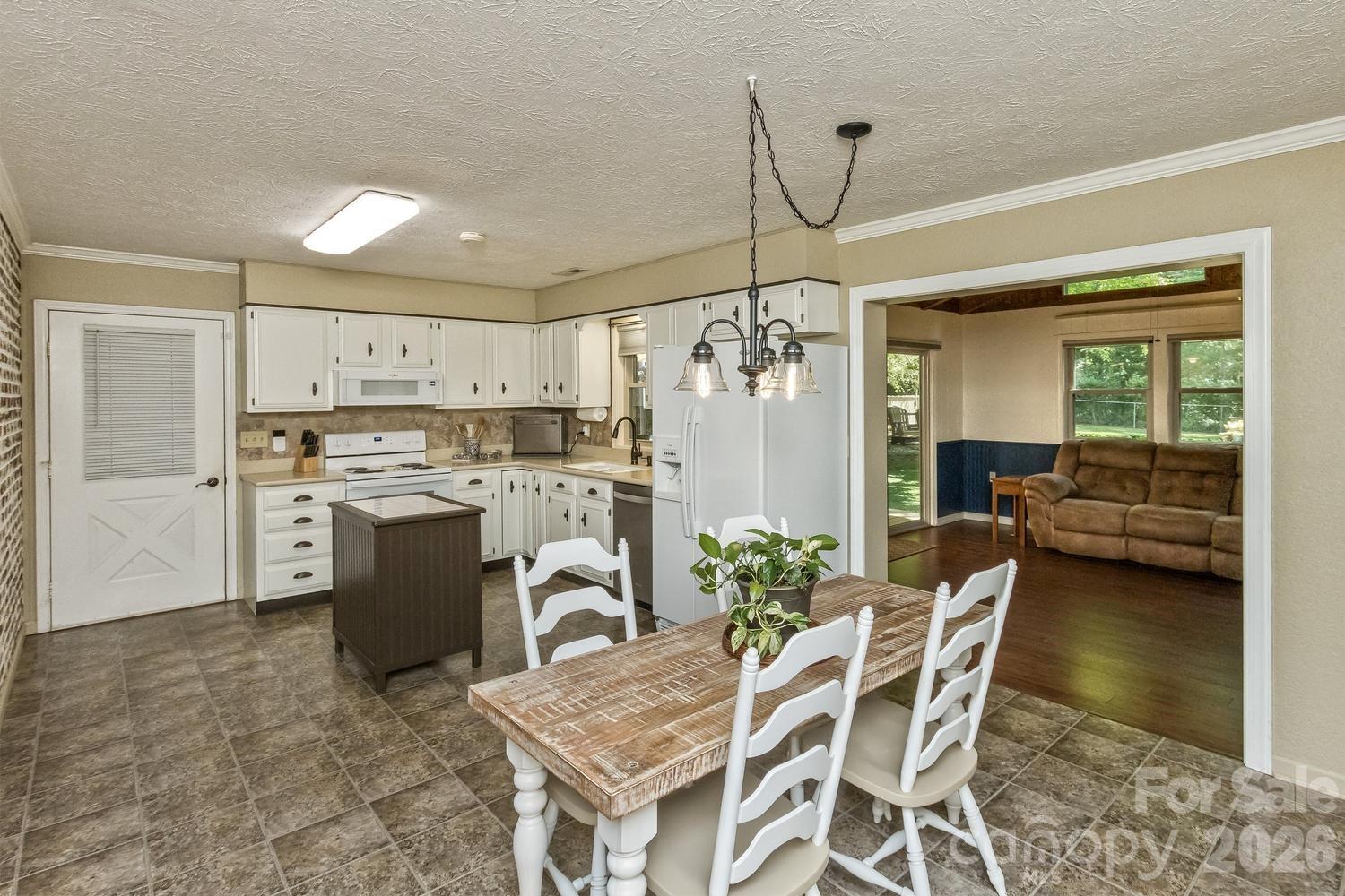 29 S Greenwood Forest Drive Etowah NC 28729