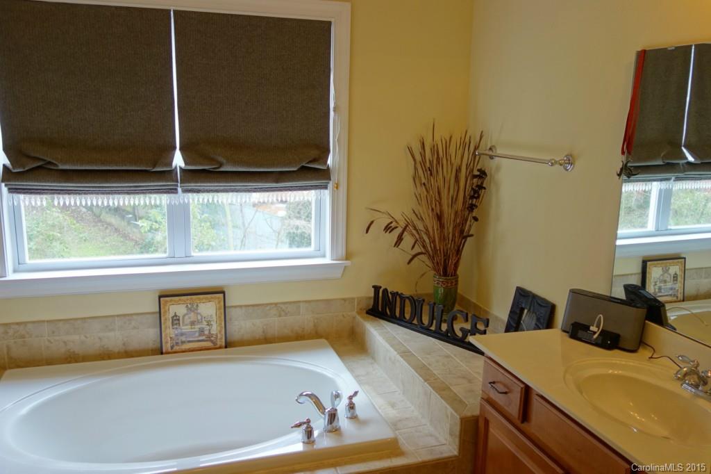 1949 Lela Avenue Charlotte NC 28208