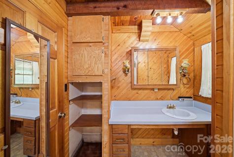944 High Peak Road Hendersonville NC 28739