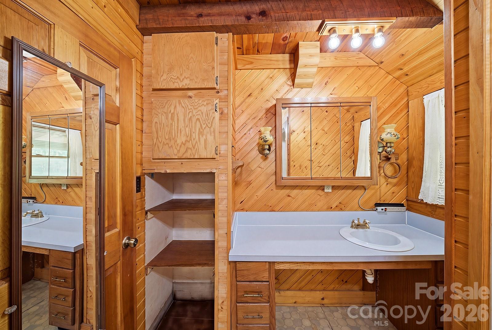 944 High Peak Road Hendersonville NC 28739