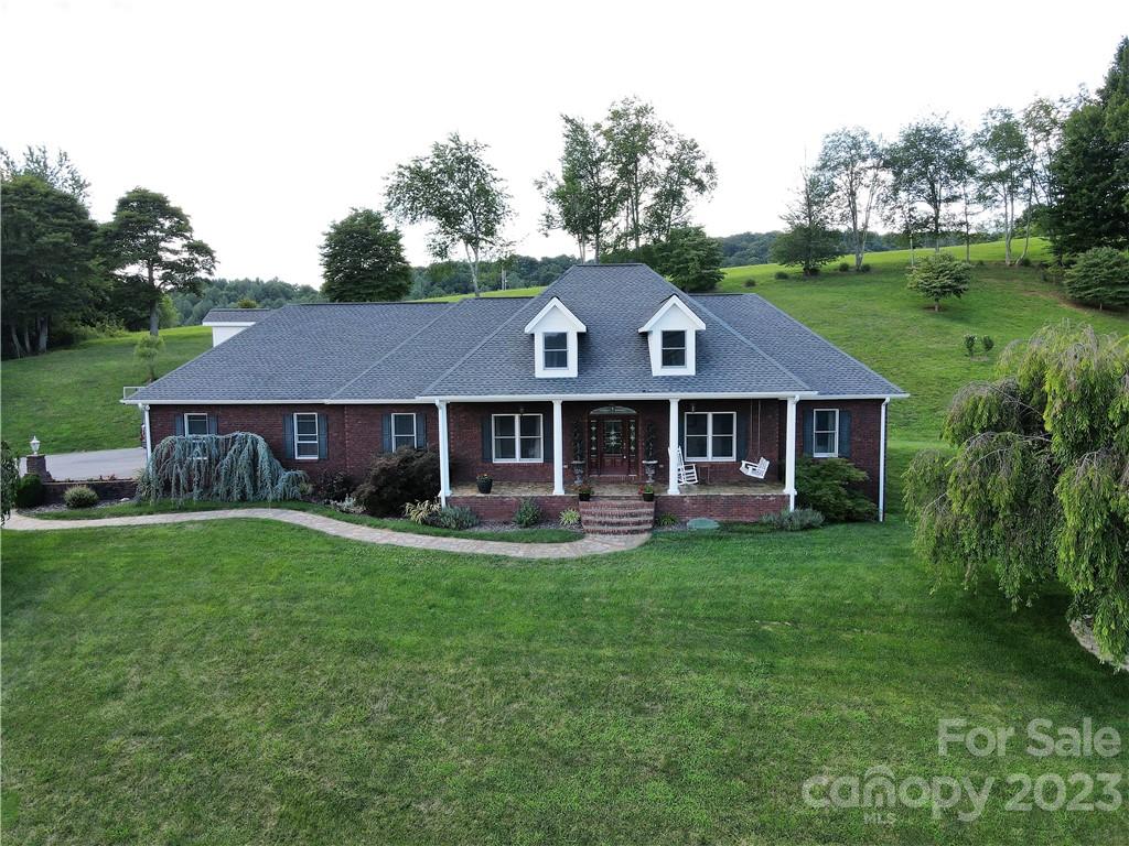 81 Chestnut Hill Road Burnsville NC 28714
