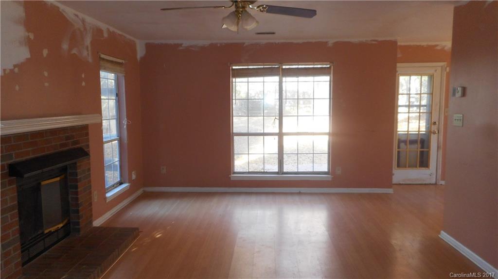 2313 Linda Lou Court Charlotte NC 28213
