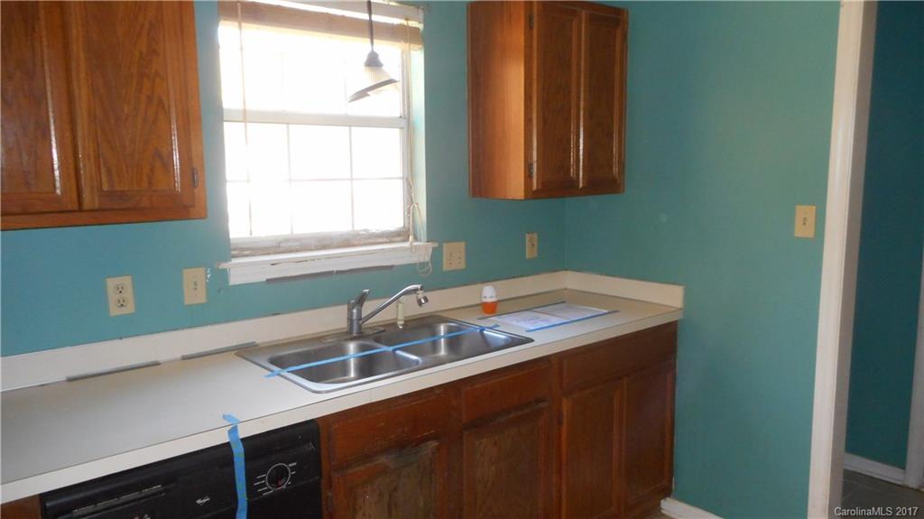 2313 Linda Lou Court Charlotte NC 28213