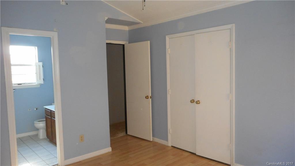 2313 Linda Lou Court Charlotte NC 28213