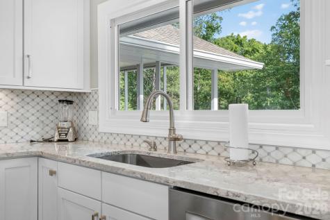 152 Skyview Circle Asheville NC 28804