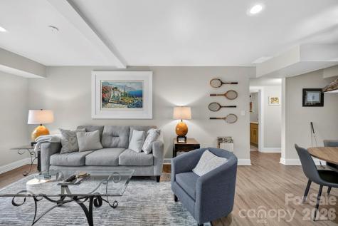 152 Skyview Circle Asheville NC 28804