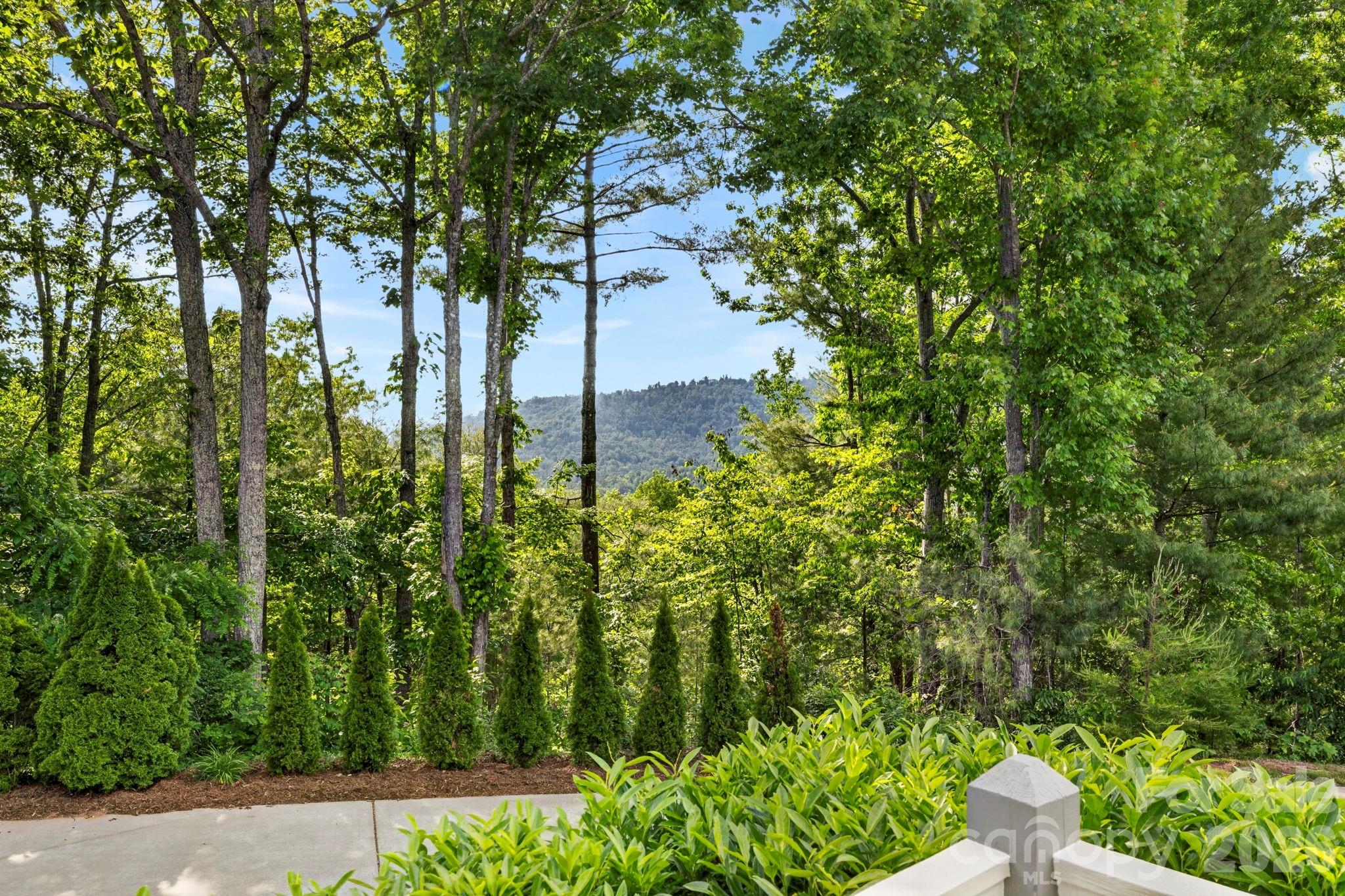 152 Skyview Circle Asheville NC 28804