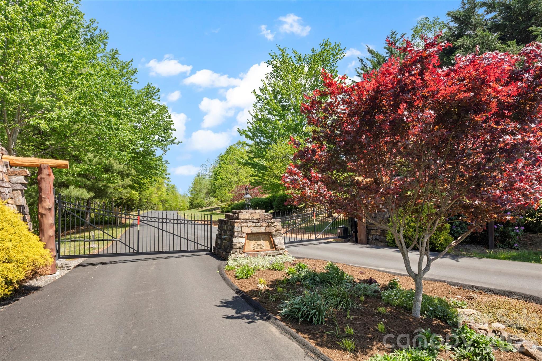 233 Arcadia Falls Way Black Mountain NC 28711