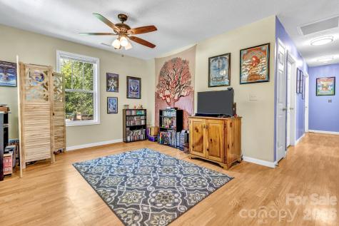 4 Mckinley Avenue Asheville NC 28803