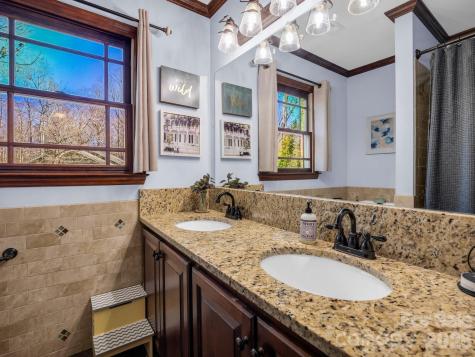 108 Three Oaks Lane Kings Mountain NC 28086