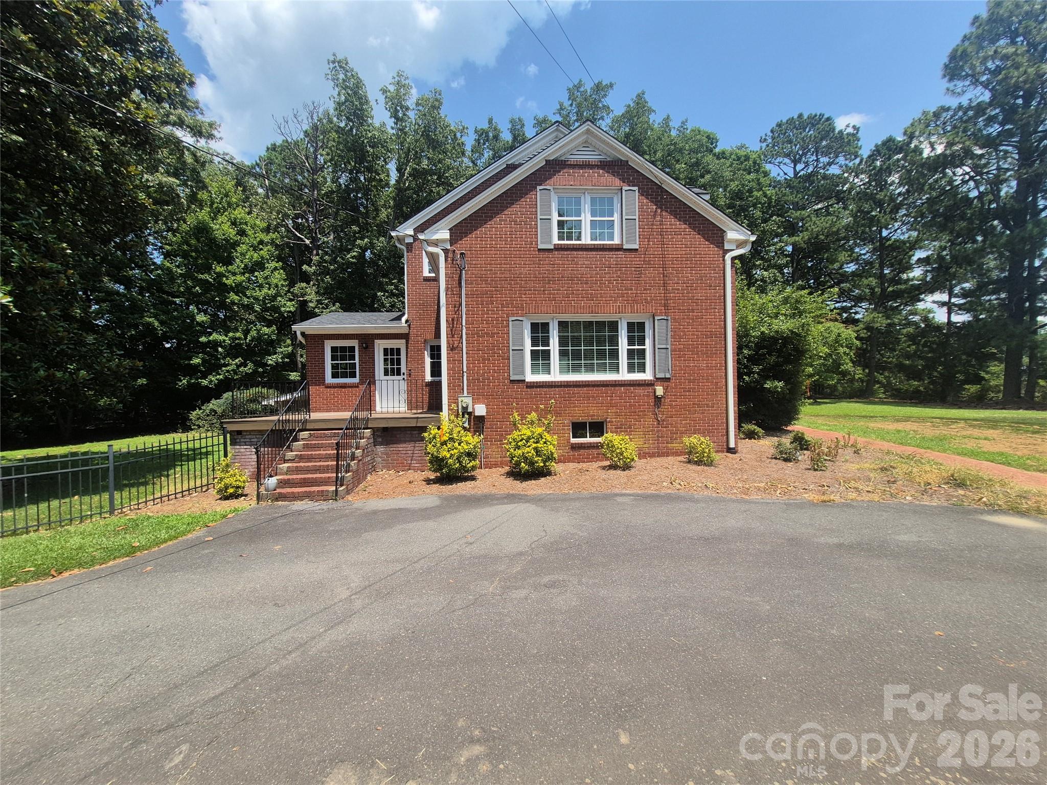 215 Biscoe Road Troy NC 27371