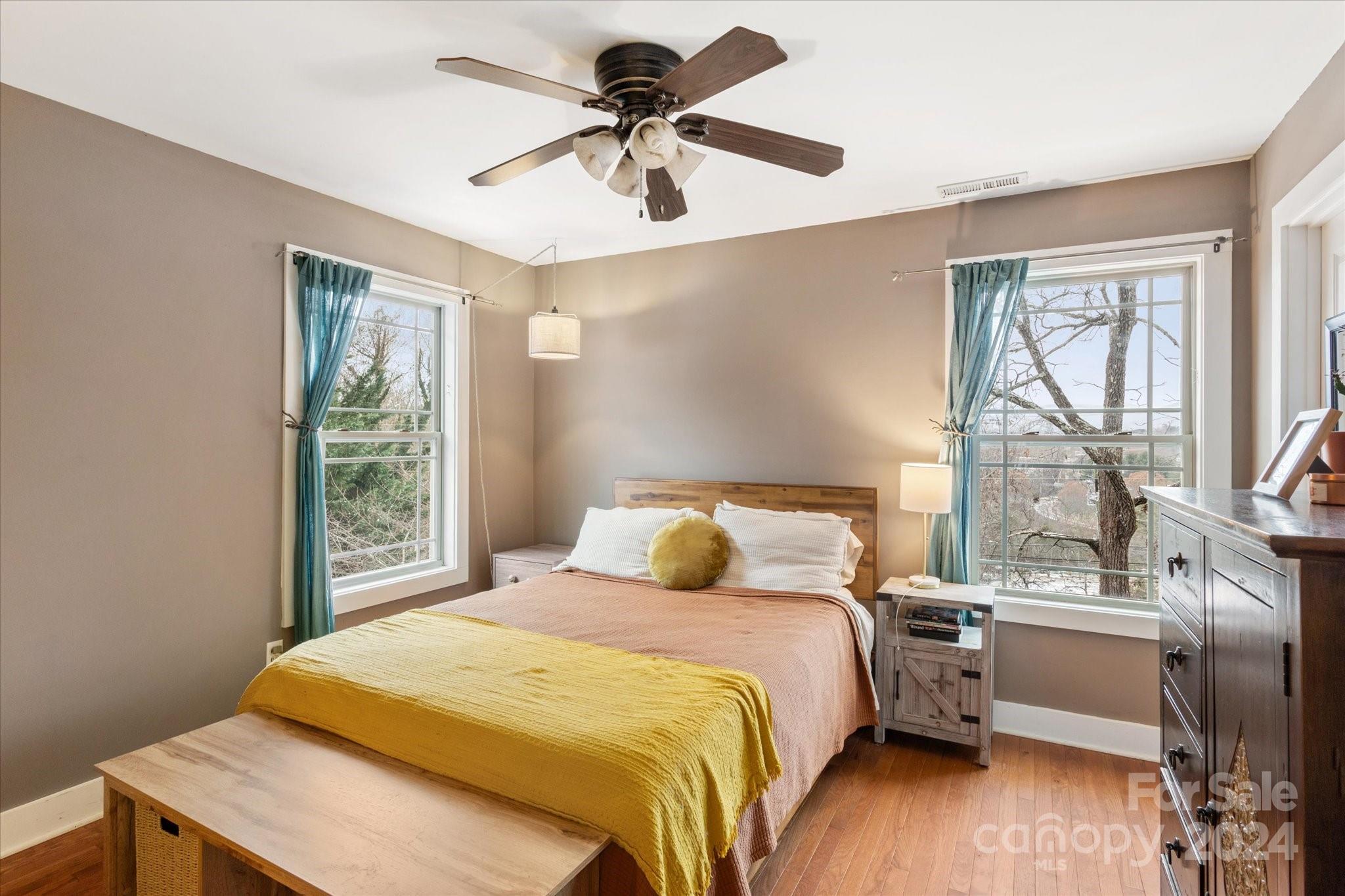 9 Annie Street Asheville NC 28806