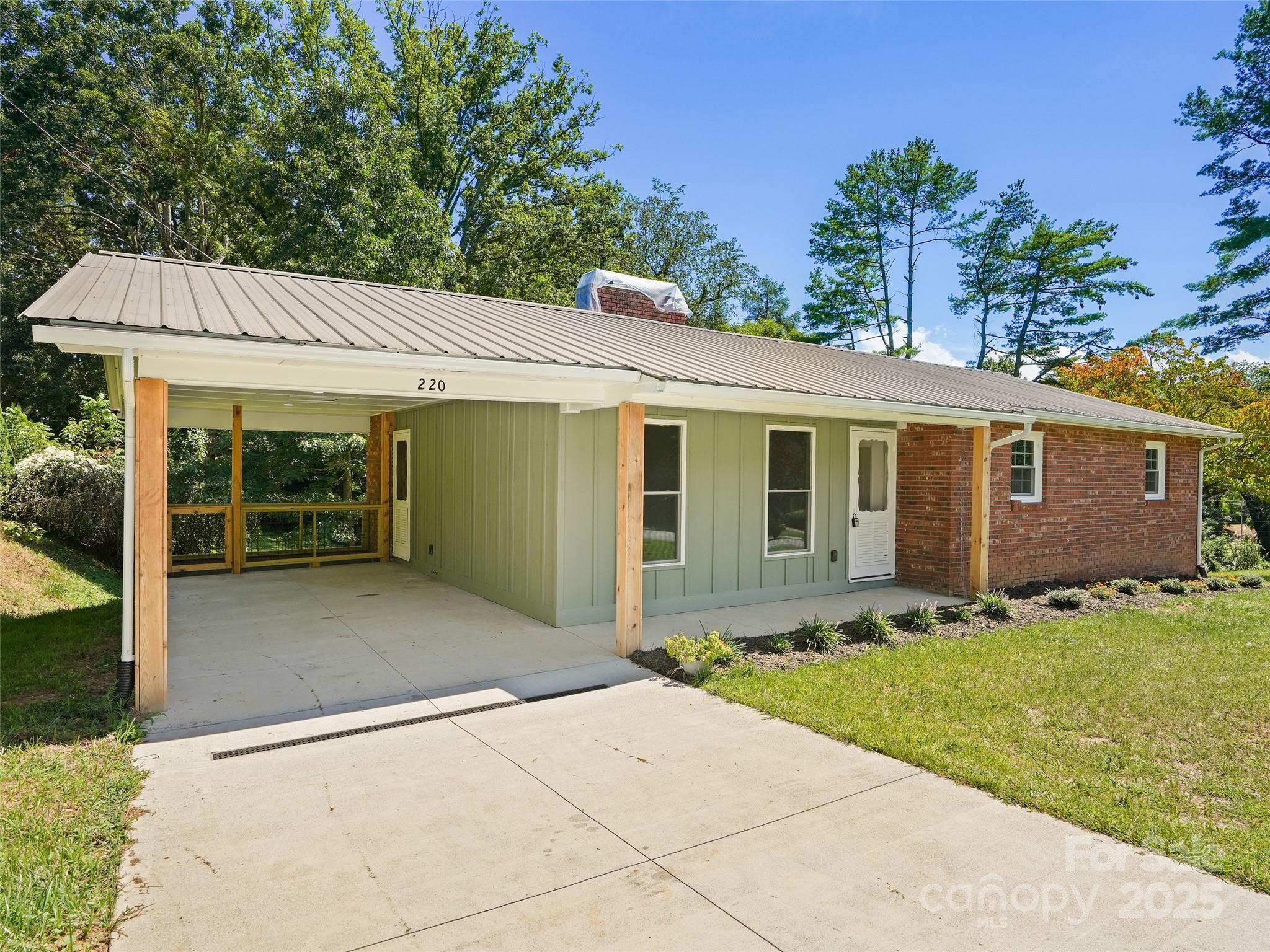 220 Love Lane Waynesville NC 28786