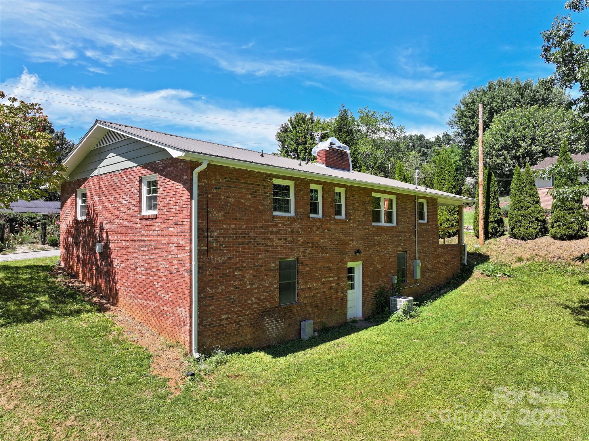 220 Love Lane Waynesville NC 28786