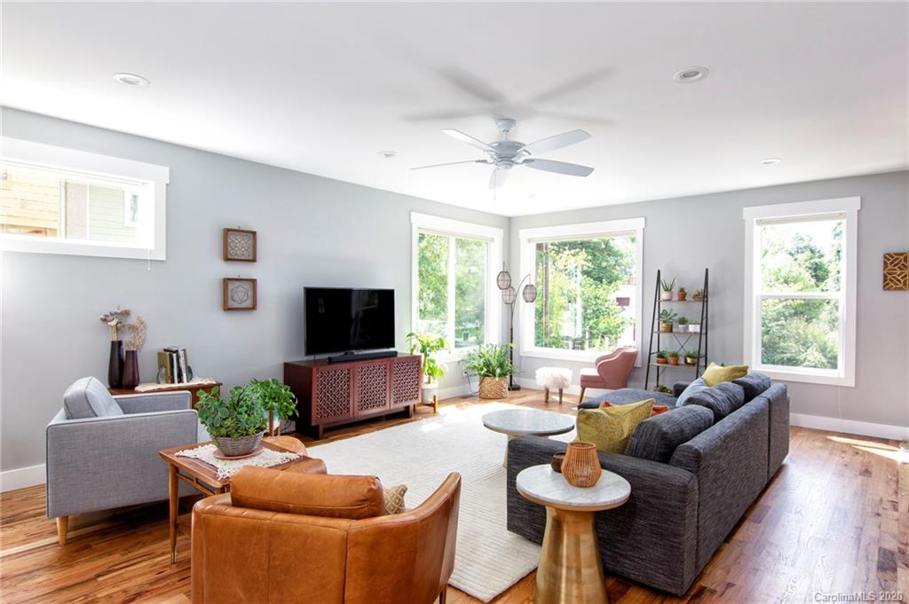 19 Metcalf Street Asheville NC 28806