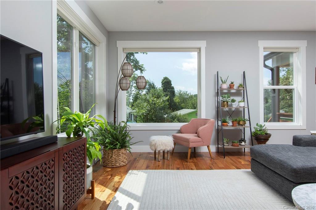 19 Metcalf Street Asheville NC 28806