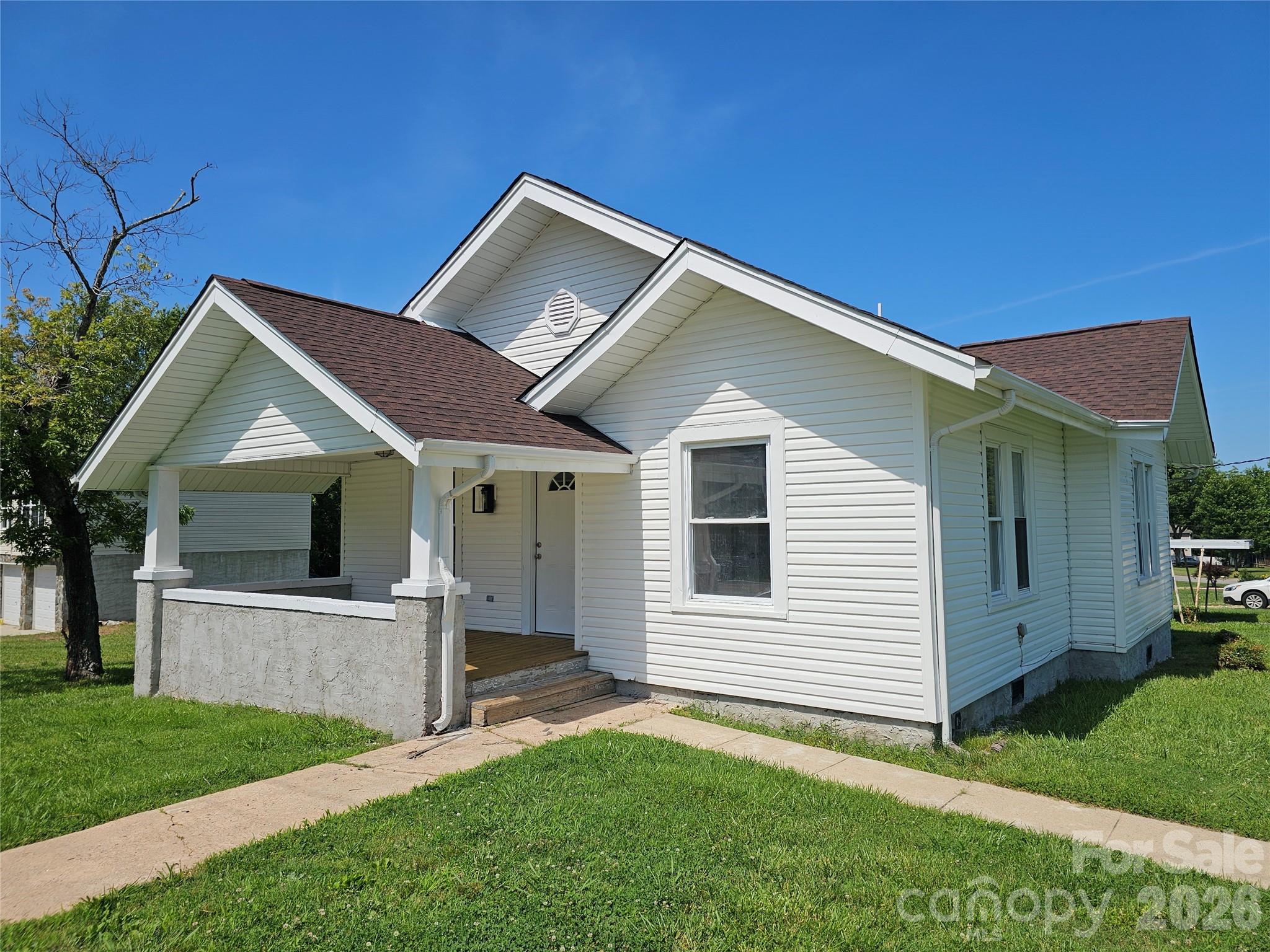 1704 16th Street NE Hickory NC 28601