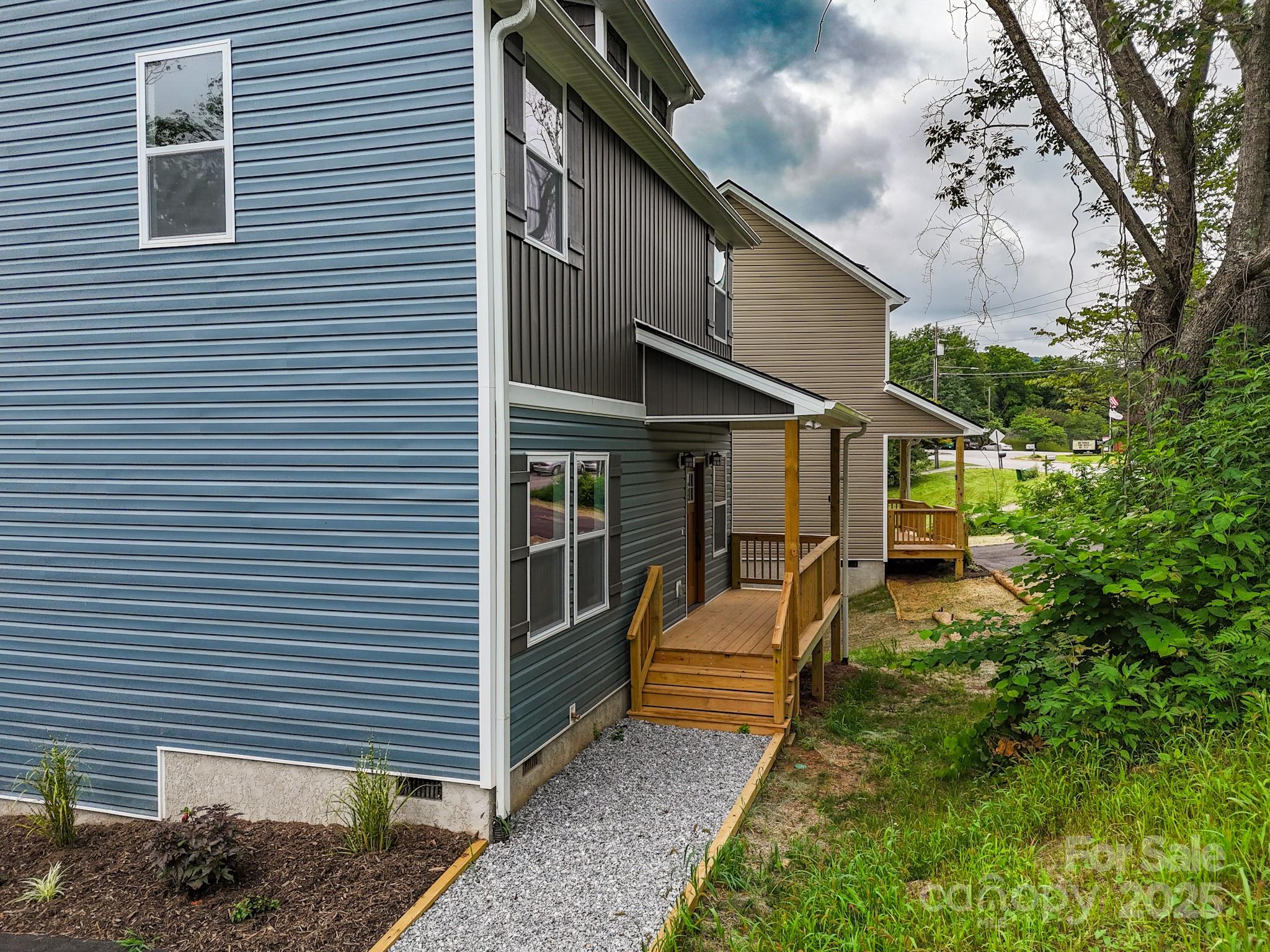 396 Deaverview Road Asheville NC 28806