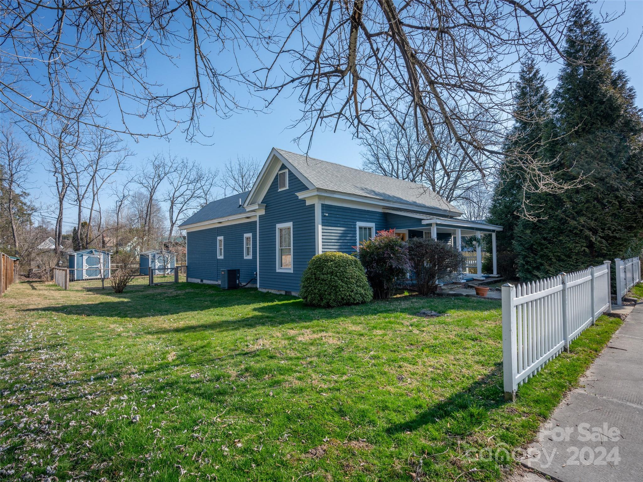 136 W French Broad Street Brevard NC 28712