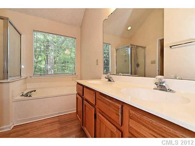 10909 Jardin Way Charlotte NC 28215