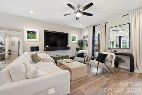27 Ben Lippen Road Asheville NC 28806