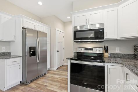 27 Ben Lippen Road Asheville NC 28806