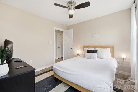 27 Ben Lippen Road Asheville NC 28806