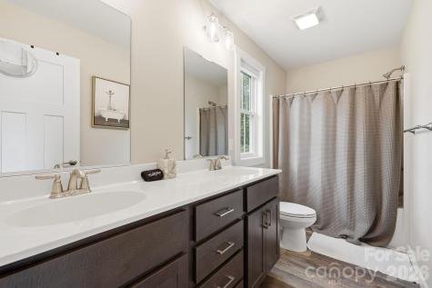 27 Ben Lippen Road Asheville NC 28806