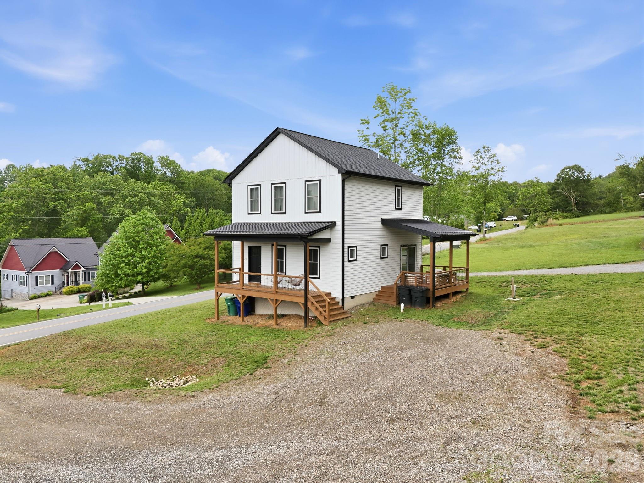 27 Ben Lippen Road Asheville NC 28806